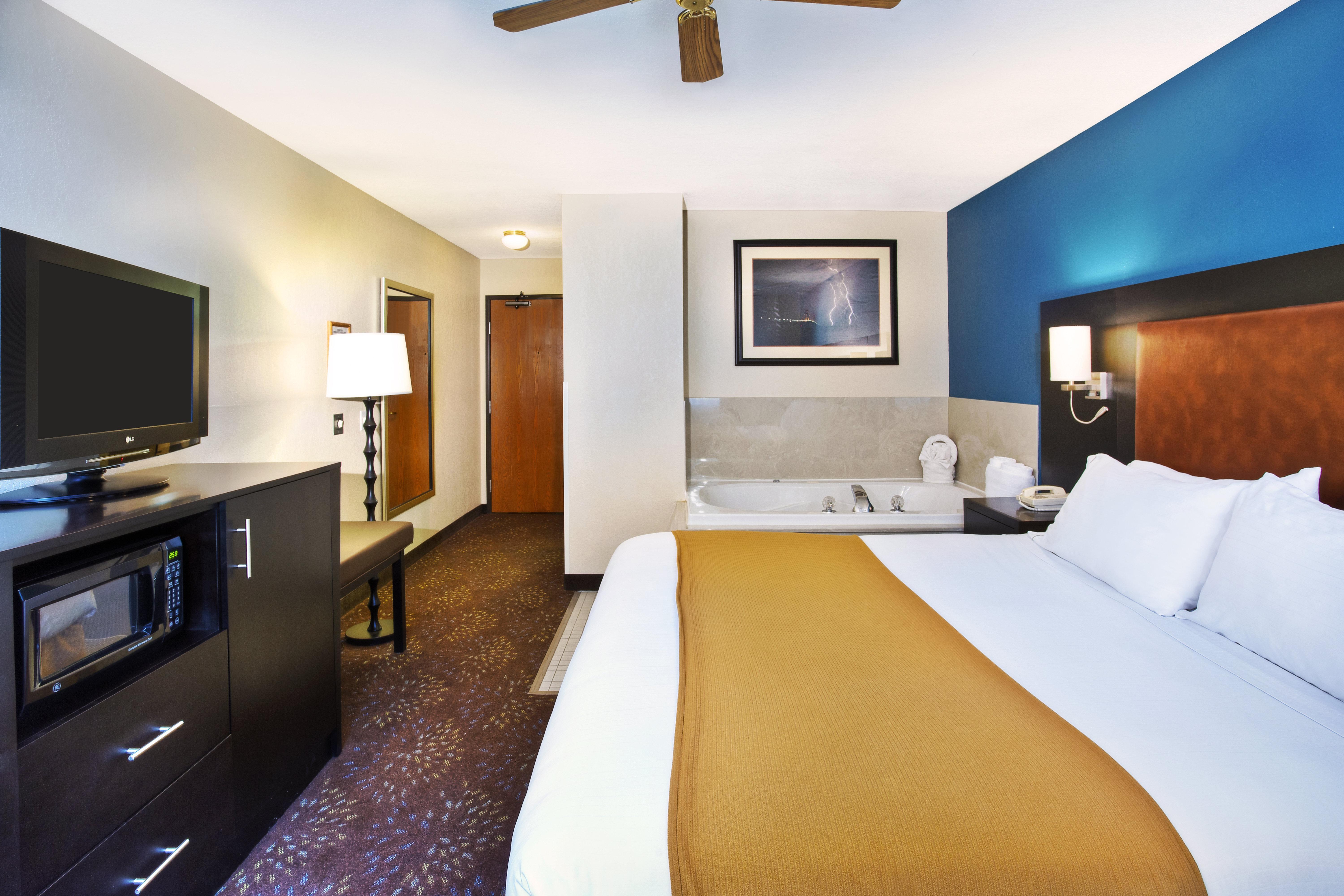 Holiday Inn Express Mackinaw City By Ihg מראה חיצוני תמונה