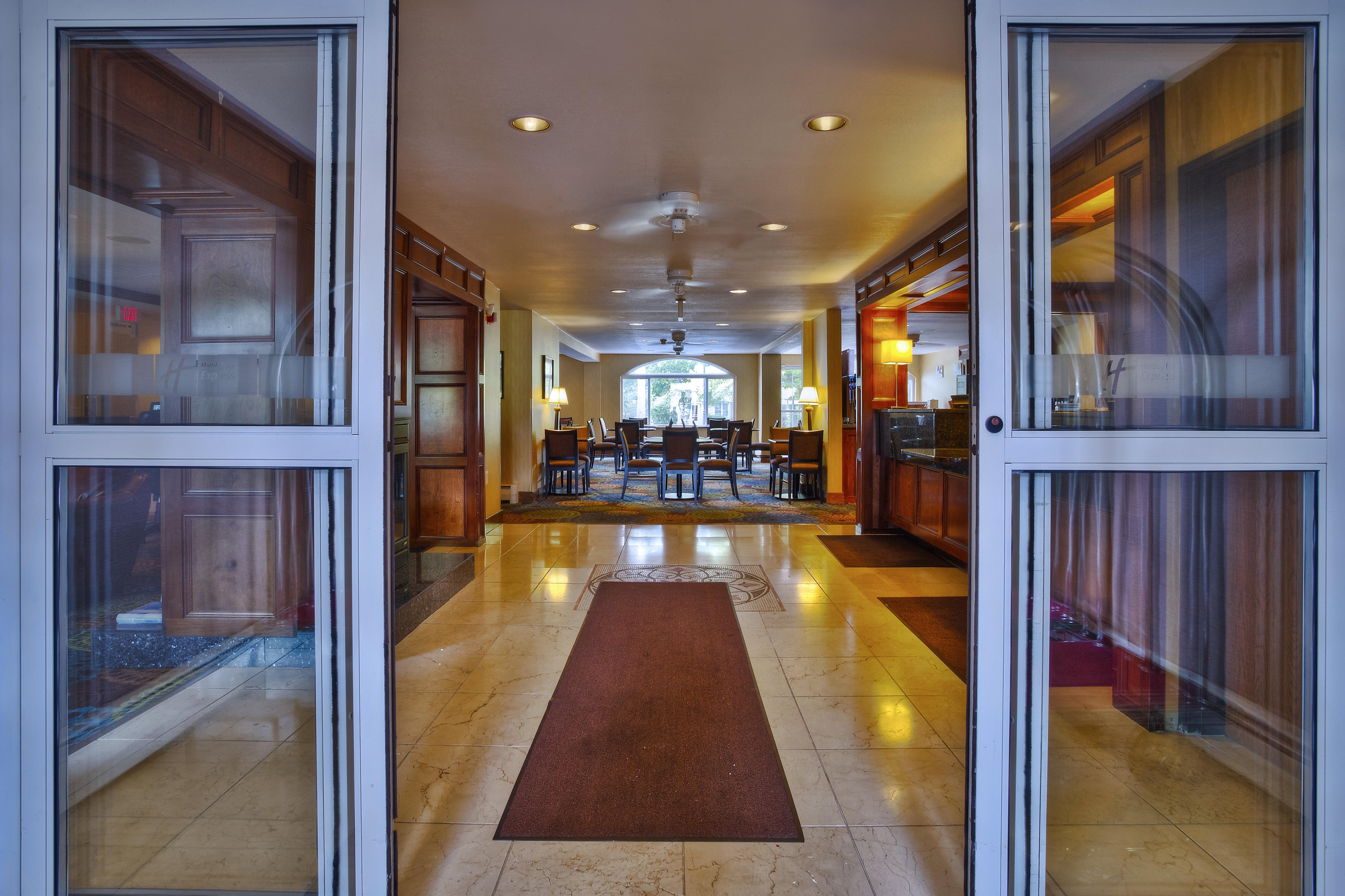 Holiday Inn Express Mackinaw City By Ihg מראה חיצוני תמונה