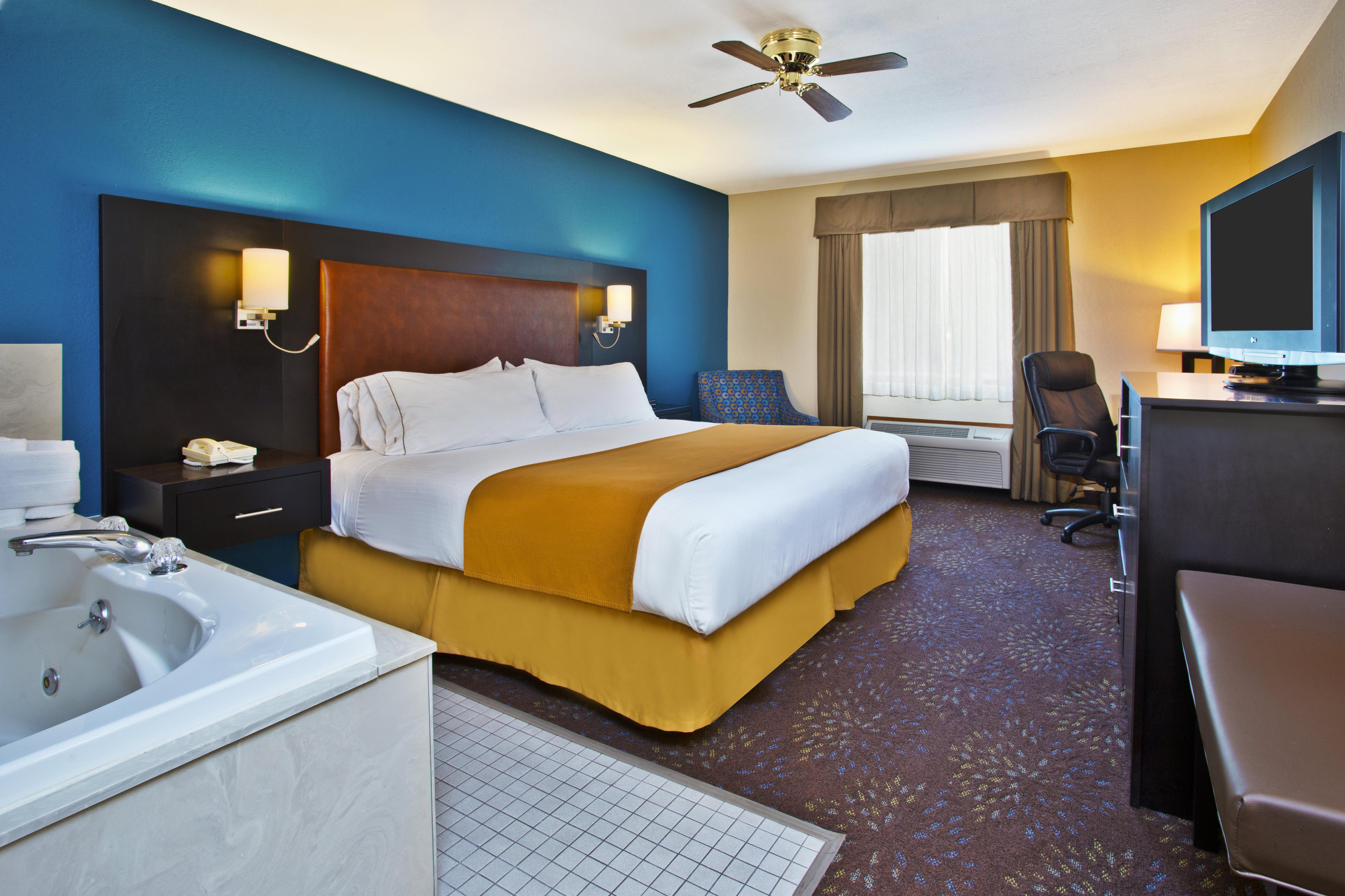 Holiday Inn Express Mackinaw City By Ihg מראה חיצוני תמונה