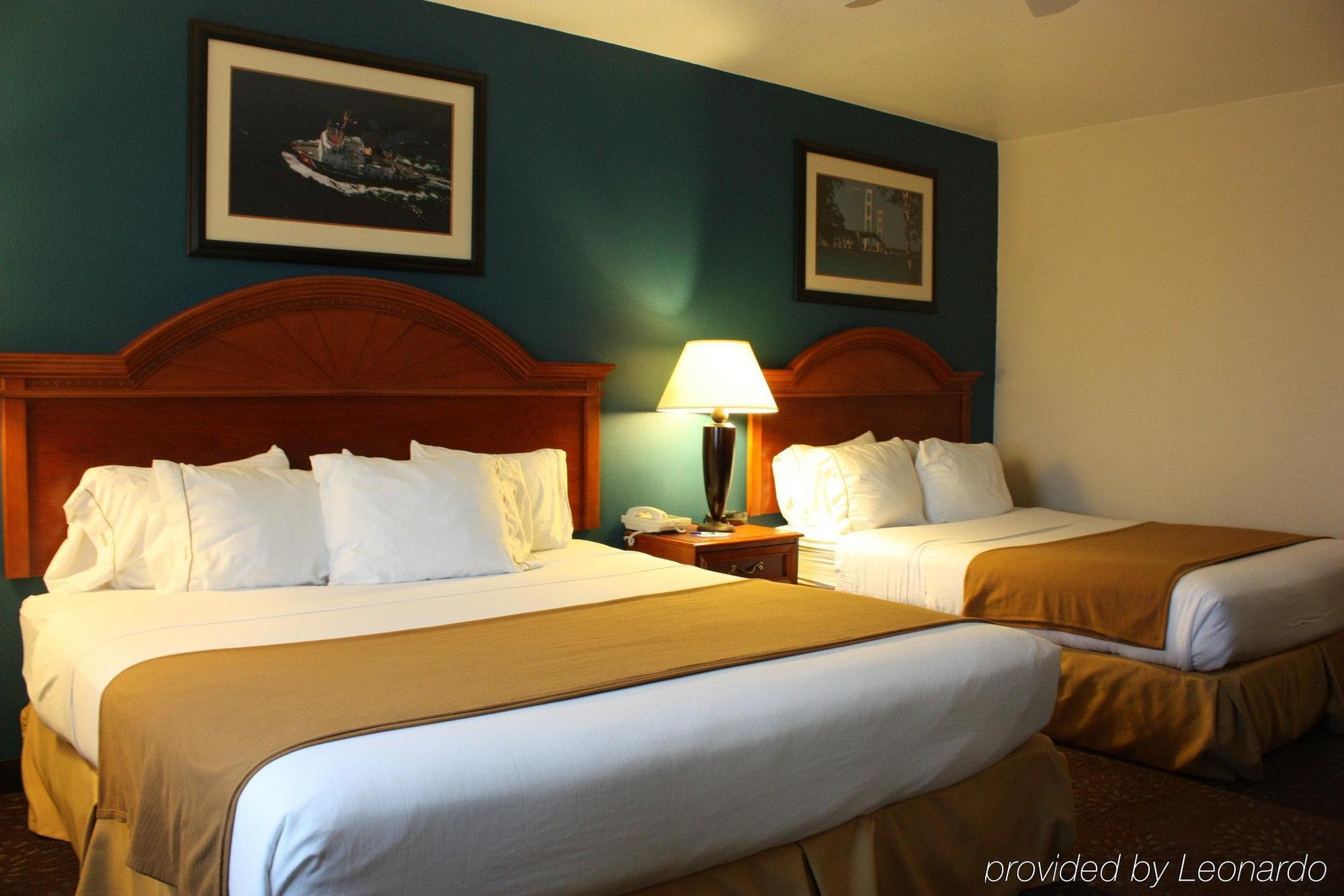 Holiday Inn Express Mackinaw City By Ihg מראה חיצוני תמונה