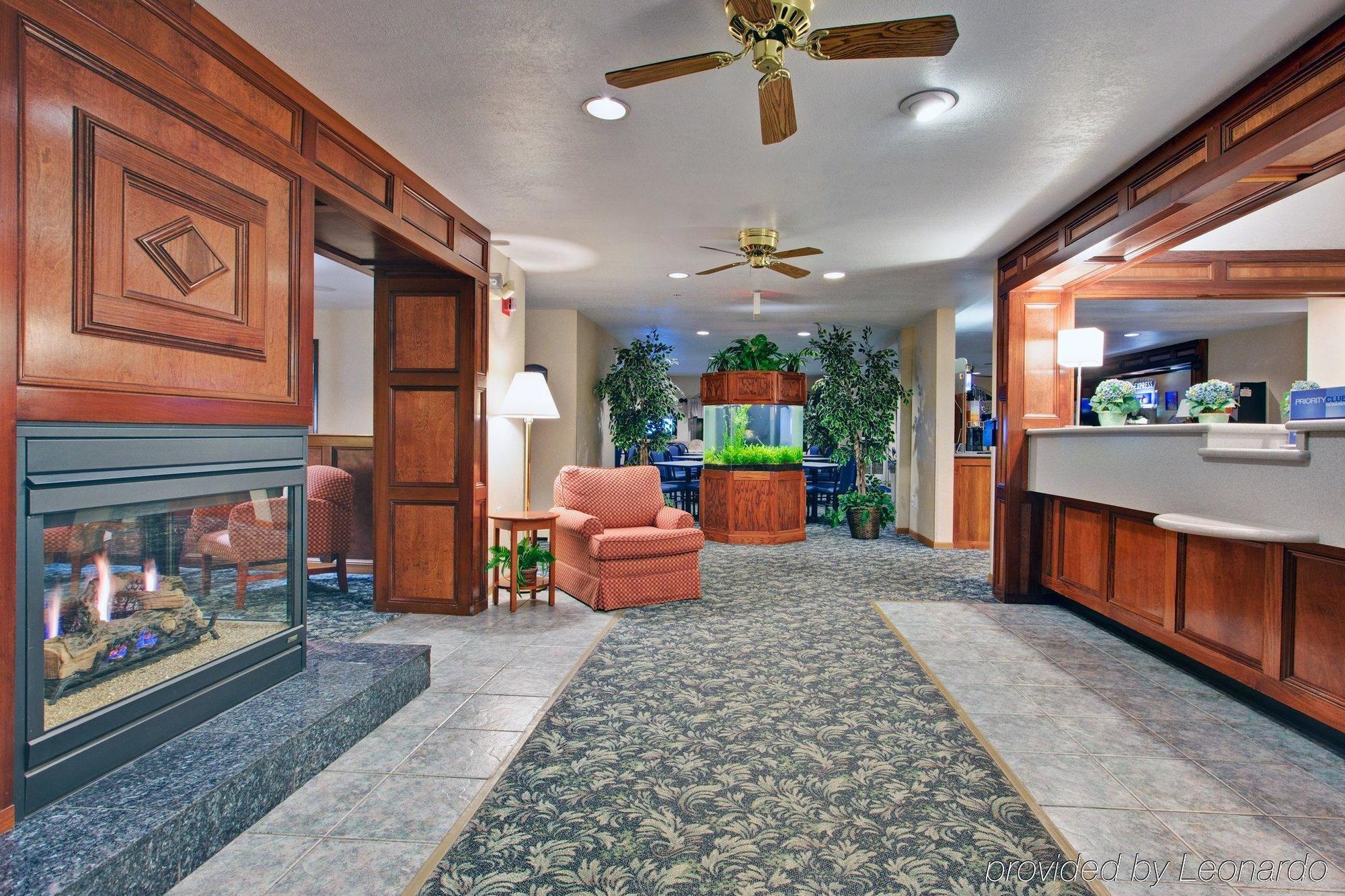 Holiday Inn Express Mackinaw City By Ihg מראה חיצוני תמונה