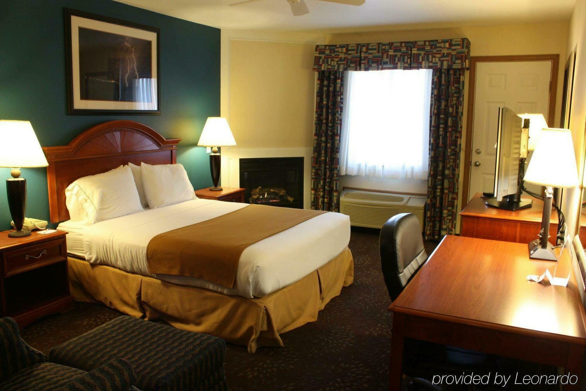 Holiday Inn Express Mackinaw City By Ihg מראה חיצוני תמונה
