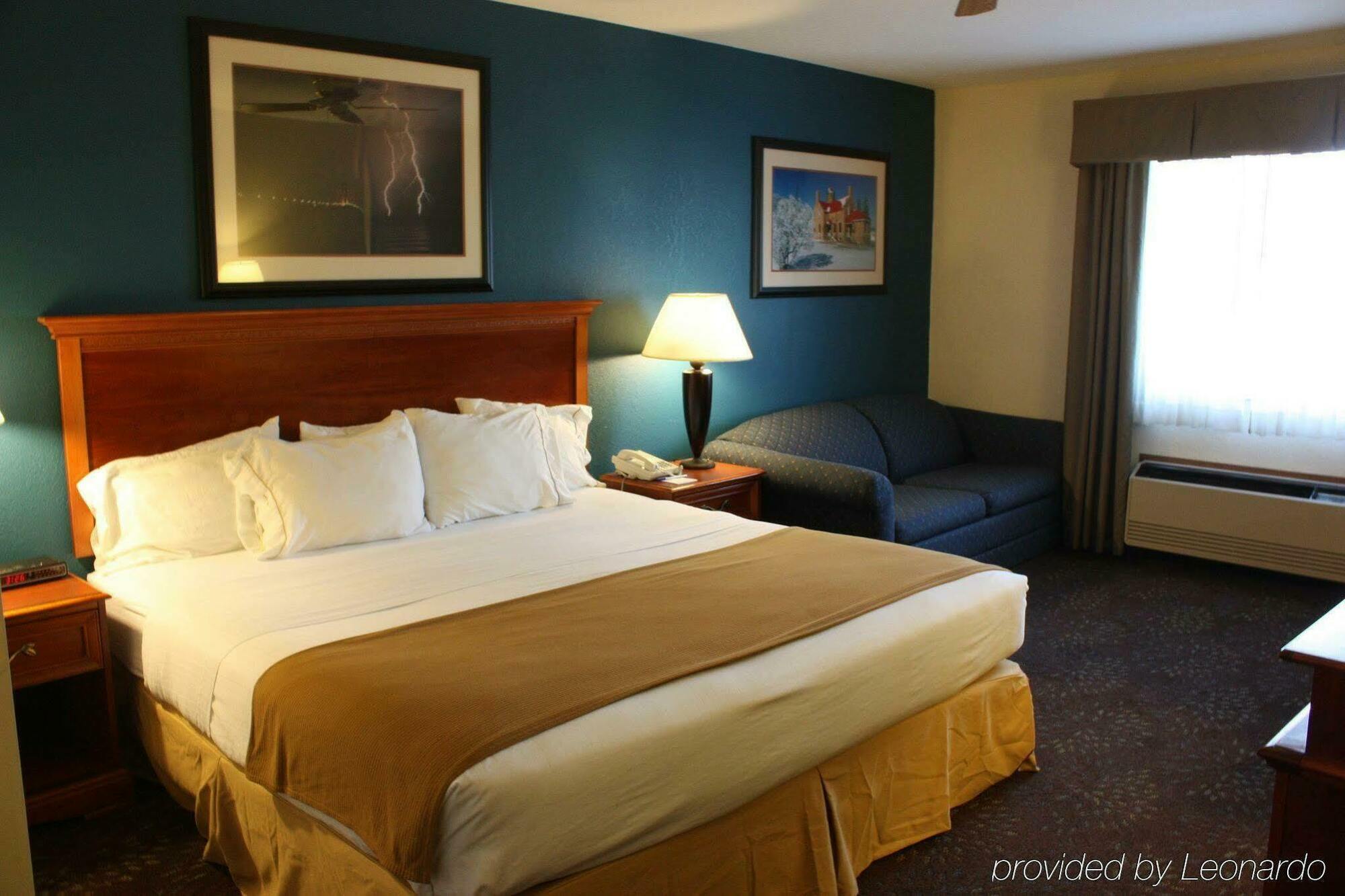 Holiday Inn Express Mackinaw City By Ihg מראה חיצוני תמונה